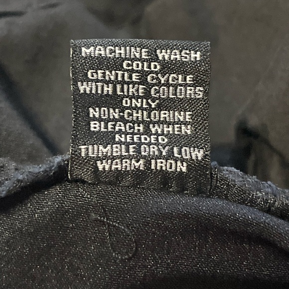 Intro. Love The Fit Stretch Black Capri Pants Size 12 - Picture 12 of 14